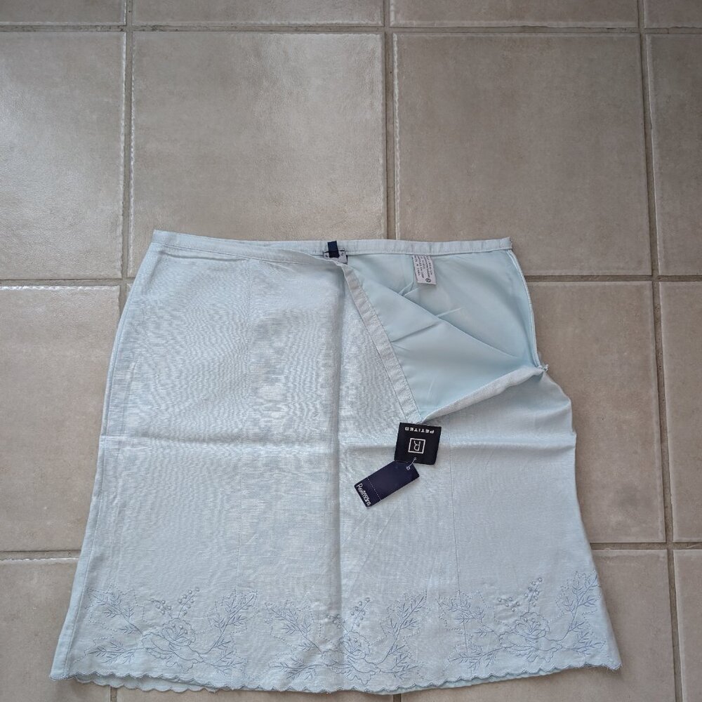 Skirt - Picture 2 of 2